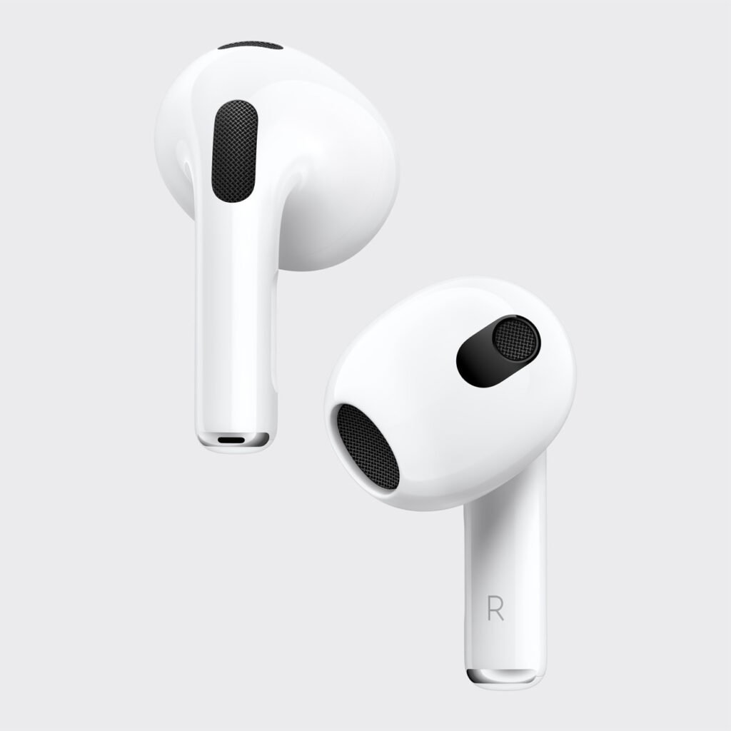 AirPods 3 blancs, vue rapprochée des deux écouteurs